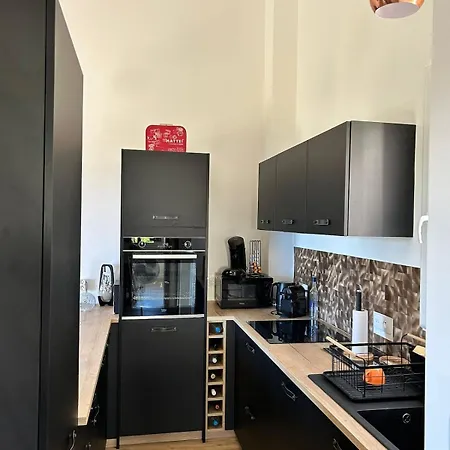 Apartment T3 Renove Vue A Avec Climatisation